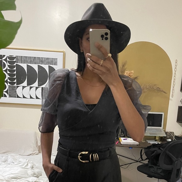 Zara Puffy Leaves Criss Crossed Top - Picture 6 of 8